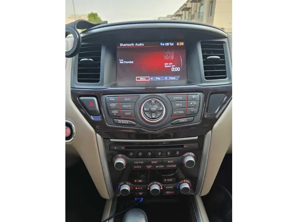 Car image 14