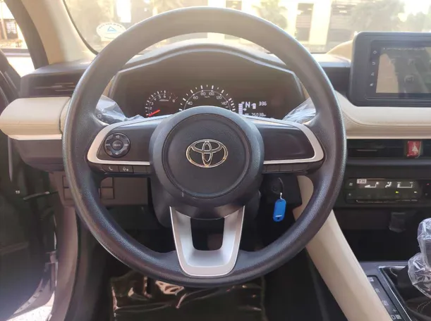Car image 22
