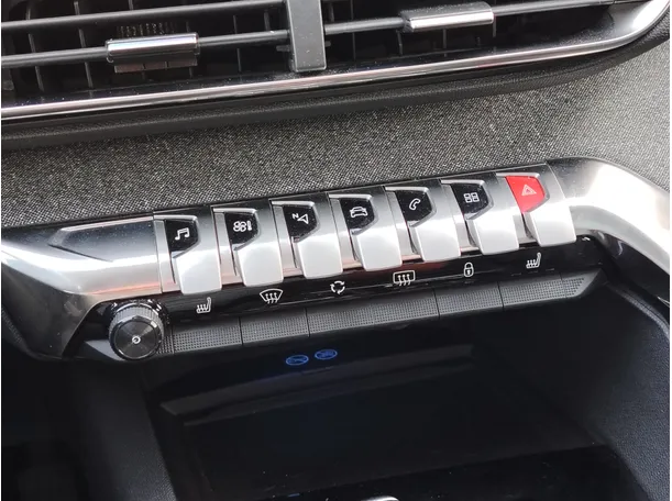 Car image 34