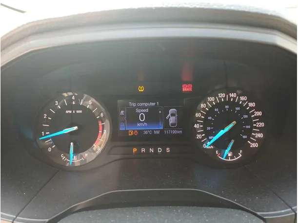 Car image 18