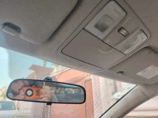 Car image 30