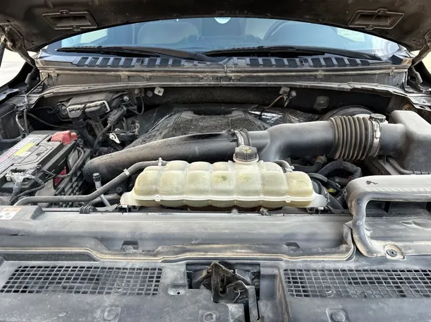 Car image 30