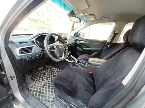 Car image 10
