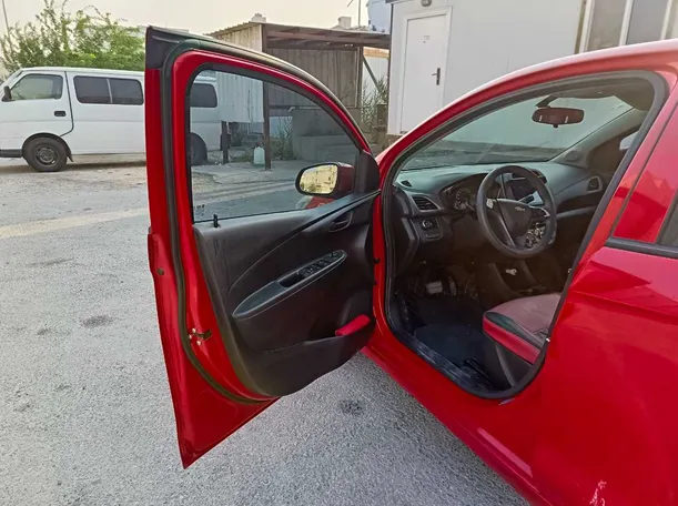 Car image 11