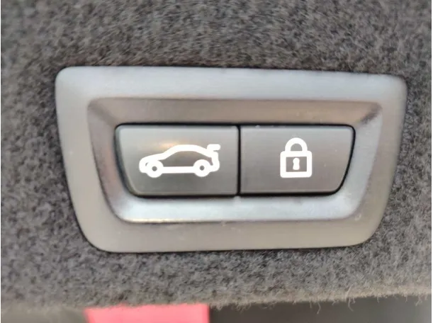 Car image 38