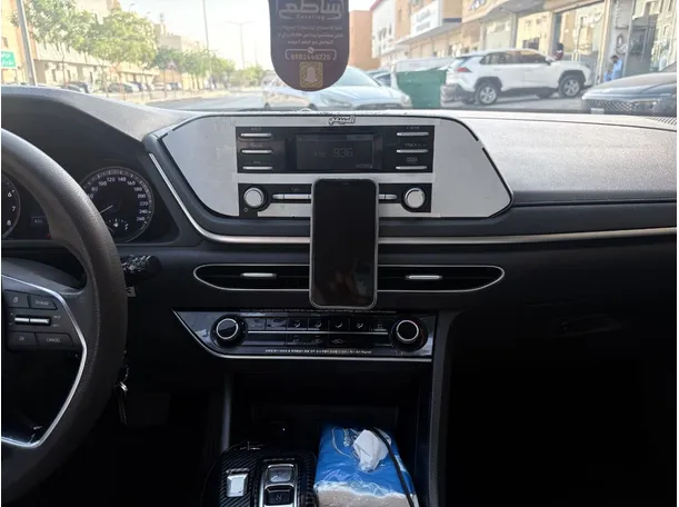 Car image 20