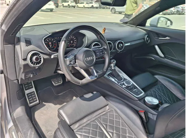 Car image 8