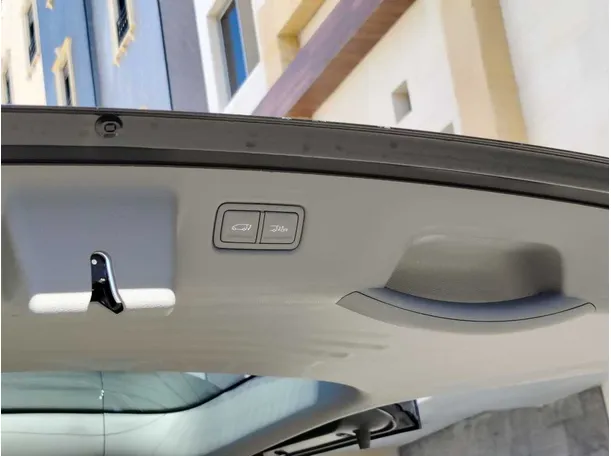 Car image 39