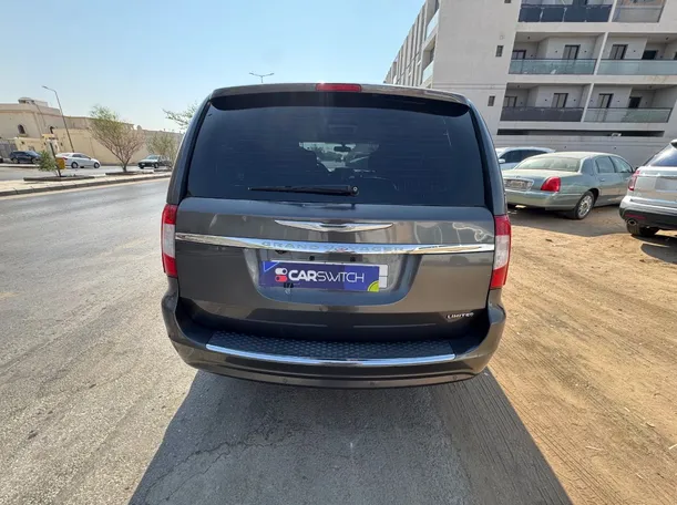 Car image 6