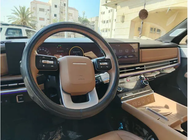 Car image 28