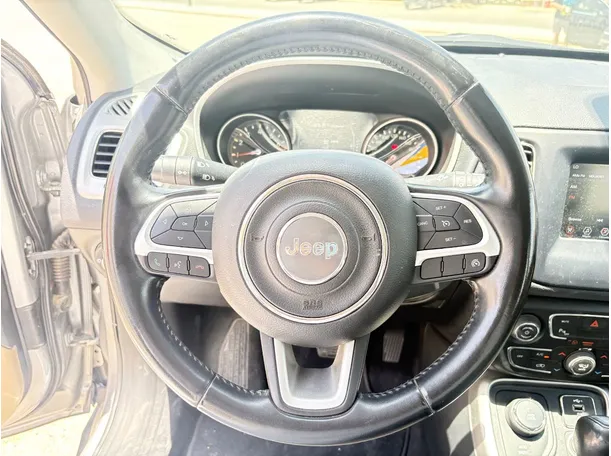 Car image 25