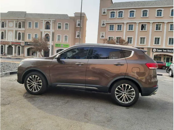 Car image 8