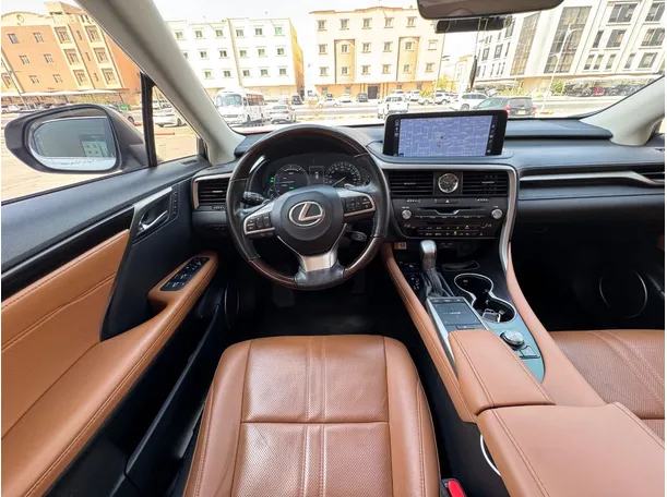 Car image 16