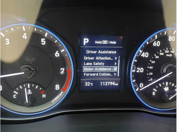 Car image 19