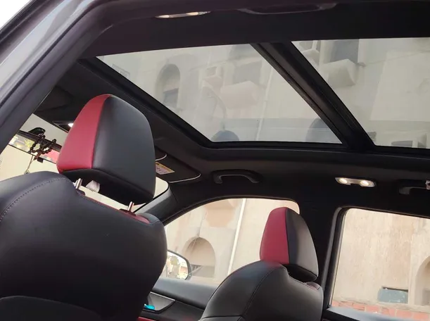 Car image 17