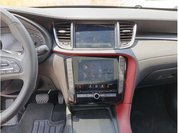 Car image 16