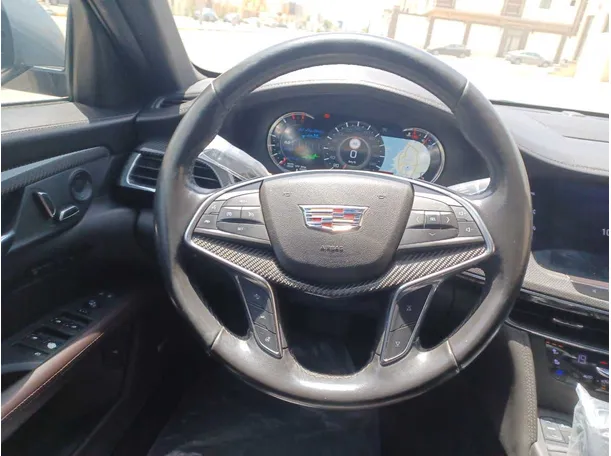 Car image 16