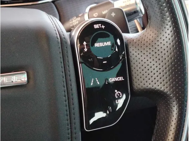 Car image 28