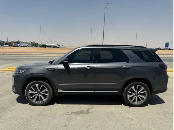 Car image 8