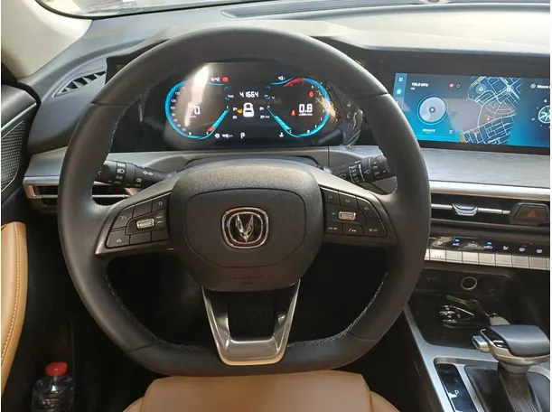 Car image 14