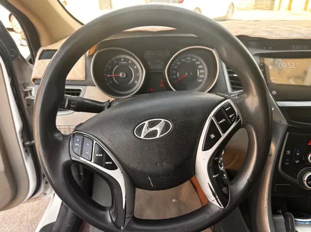 Car image 19