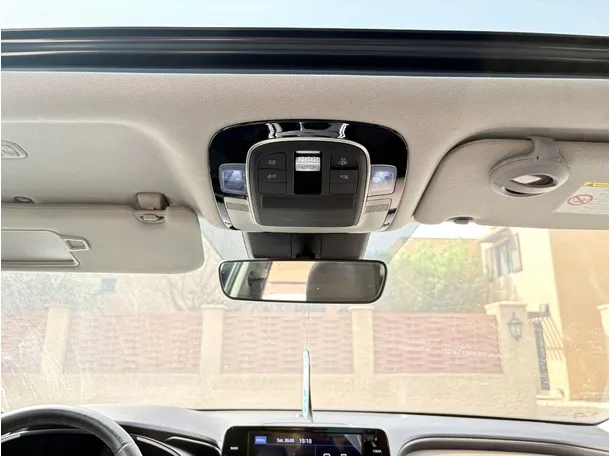 Car image 26