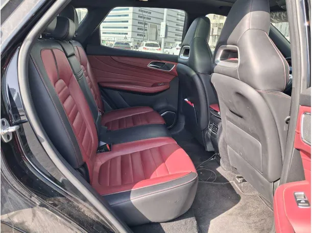 Car image 13