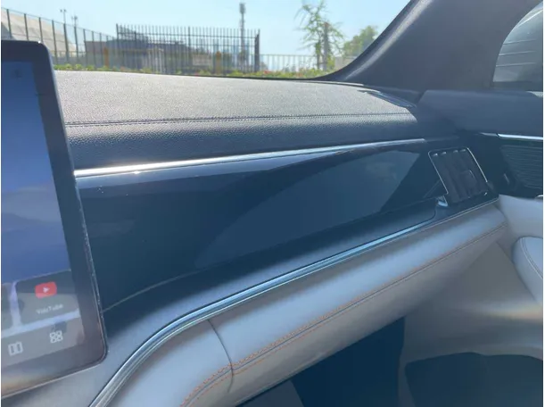 Car image 36