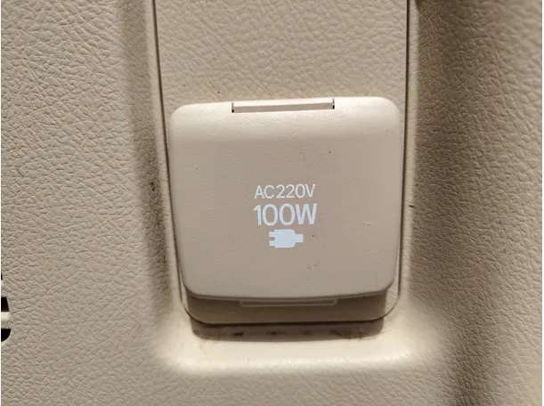 Car image 26