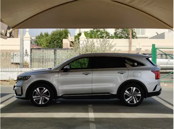 Car image 8