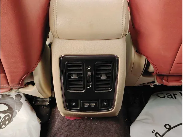 Car image 32
