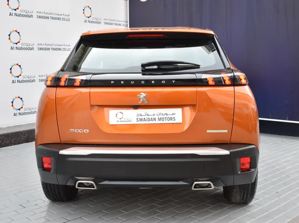 Car image 4