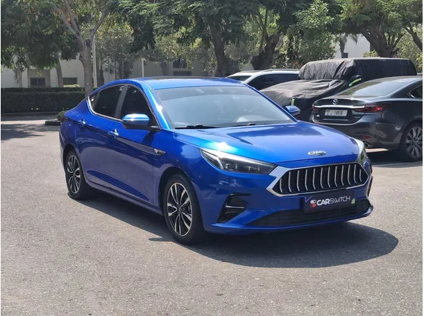 Car image 4