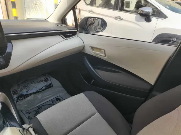 Car image 40