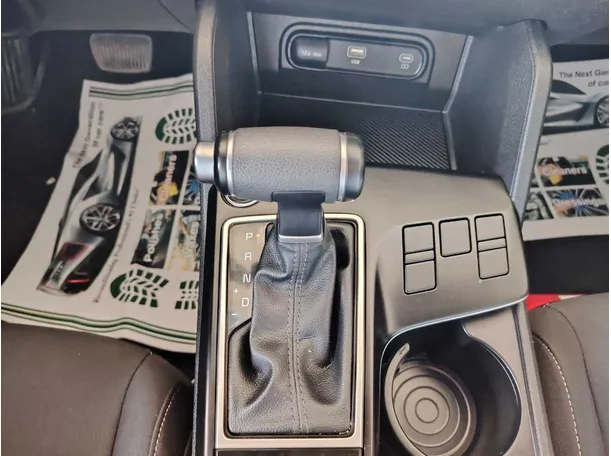 Car image 23