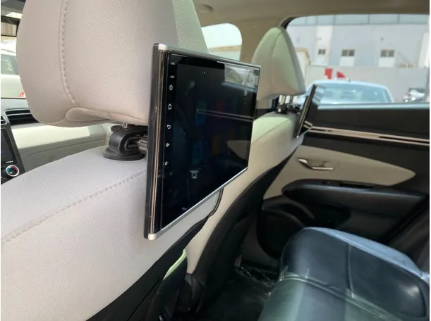 Car image 25