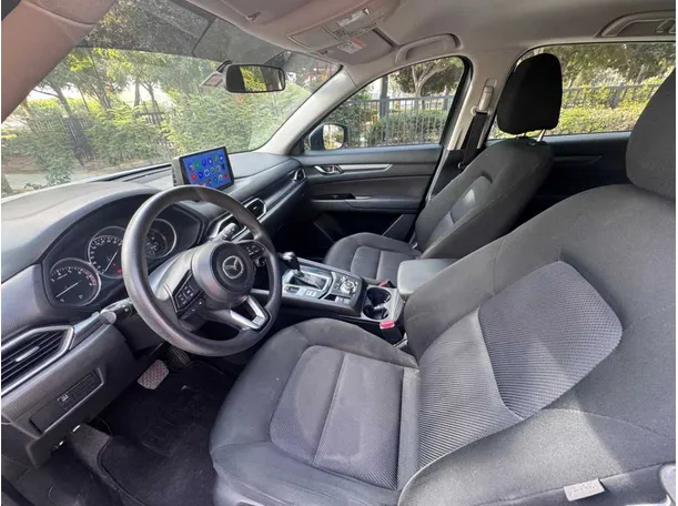 Car image 10