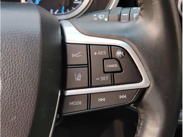 Car image 30