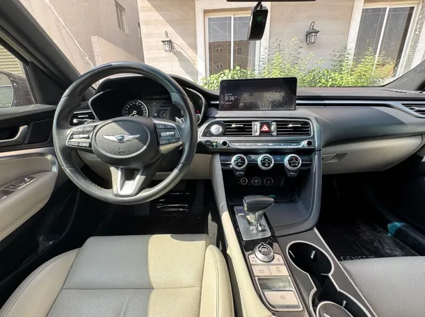 Car image 16