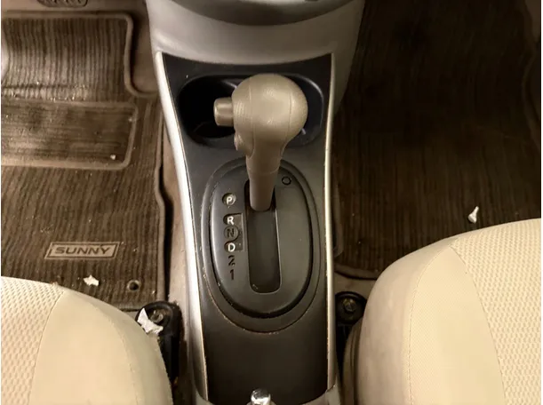Car image 12