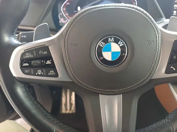 Car image 21