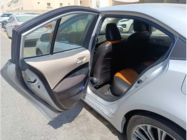 Car image 13