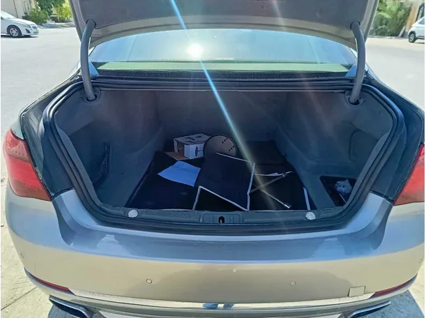 Car image 24