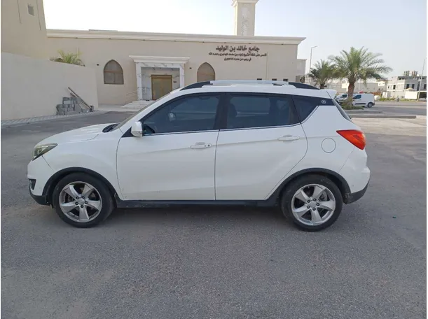 Car image 8