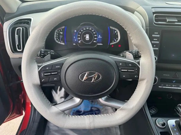 Car image 19