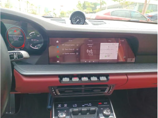 Car image 14