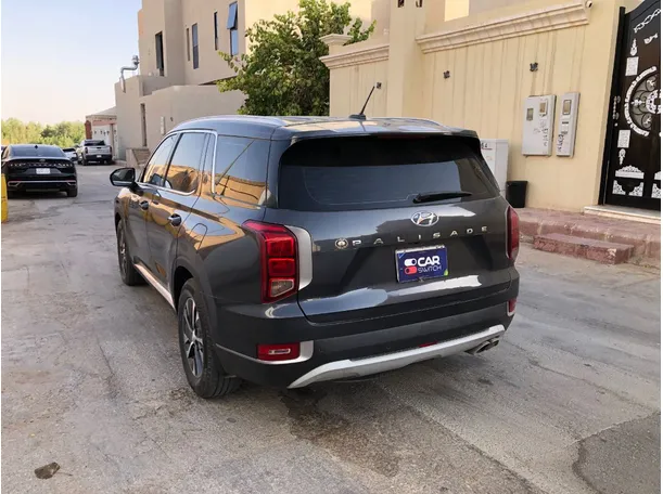 Car image 7