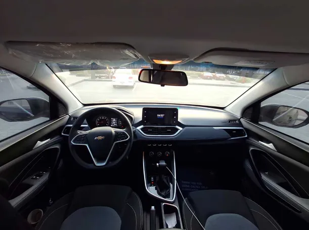 Car image 18