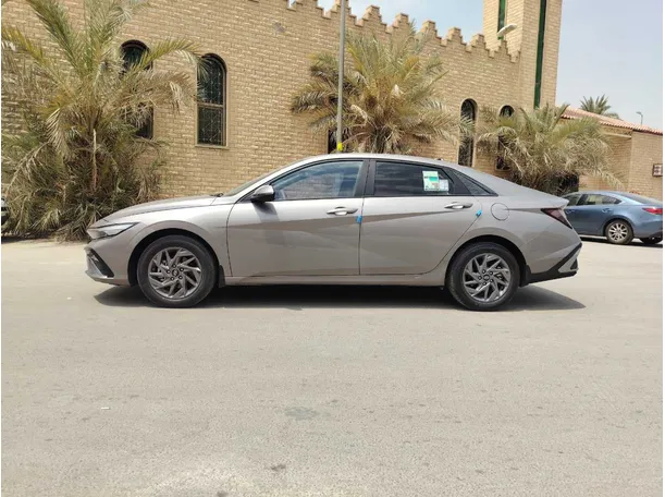 Car image 8
