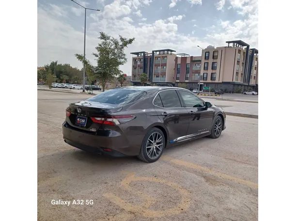 Car image 5